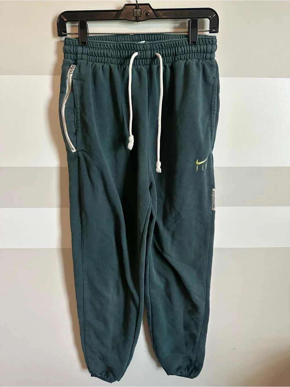Nike Womens Dri-fit swoosh fly Standard Issue sweatpants